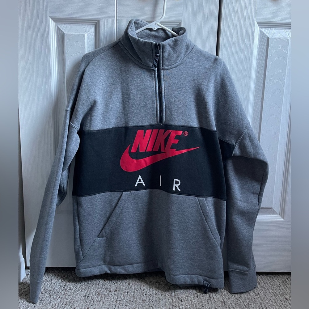 Men’s Nike Air Half Zip size Large